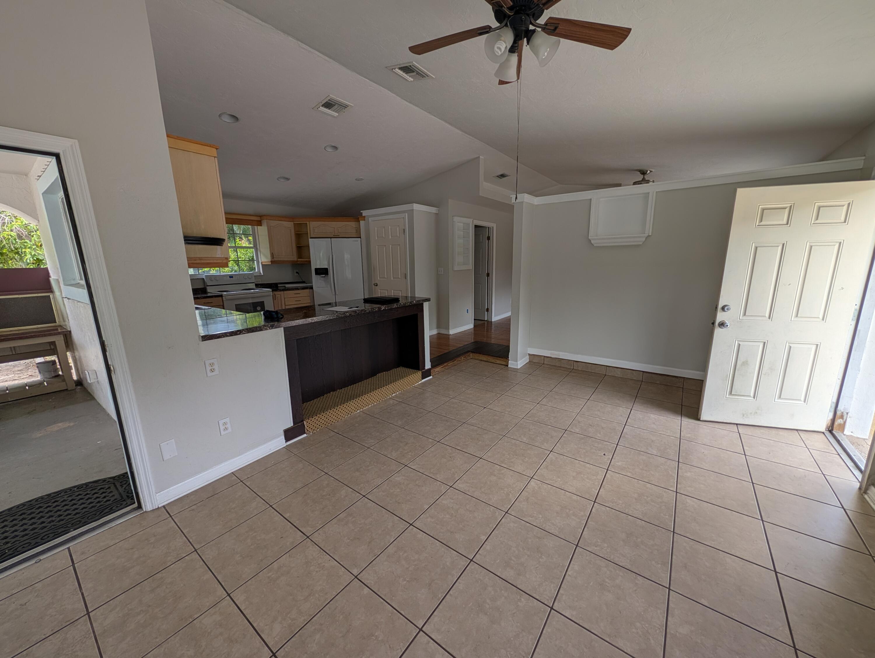 1215 Haverhill Road Haverhill, FL 33417 - Photo 16 of 26 PXL_20260831_153413712