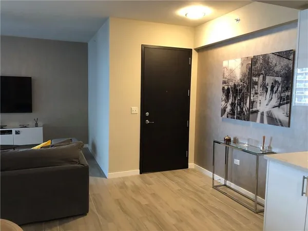 $3,250 | 999 Southwest 1st Avenue, Unit 1701, Miami, FL 33130