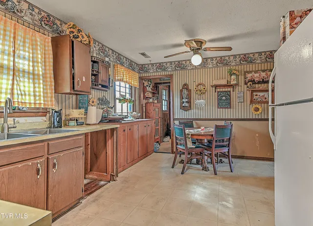 $230,000 | 465 Springfield Drive, Bristol, TN 37620