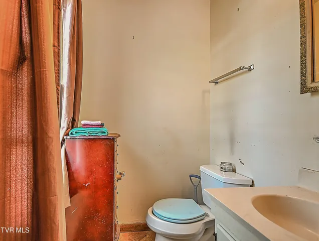 $230,000 | 465 Springfield Drive, Bristol, TN 37620