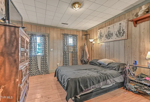 $230,000 | 465 Springfield Drive, Bristol, TN 37620