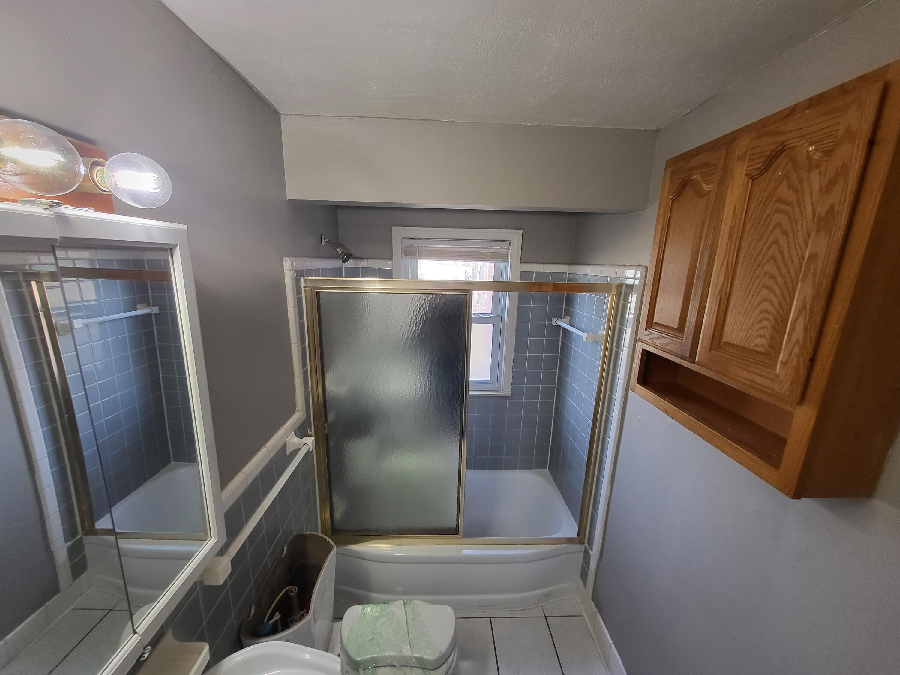 23360 Teppert Avenue Eastpointe, MI 48021 - Photo 8 of 14 20240102_145034