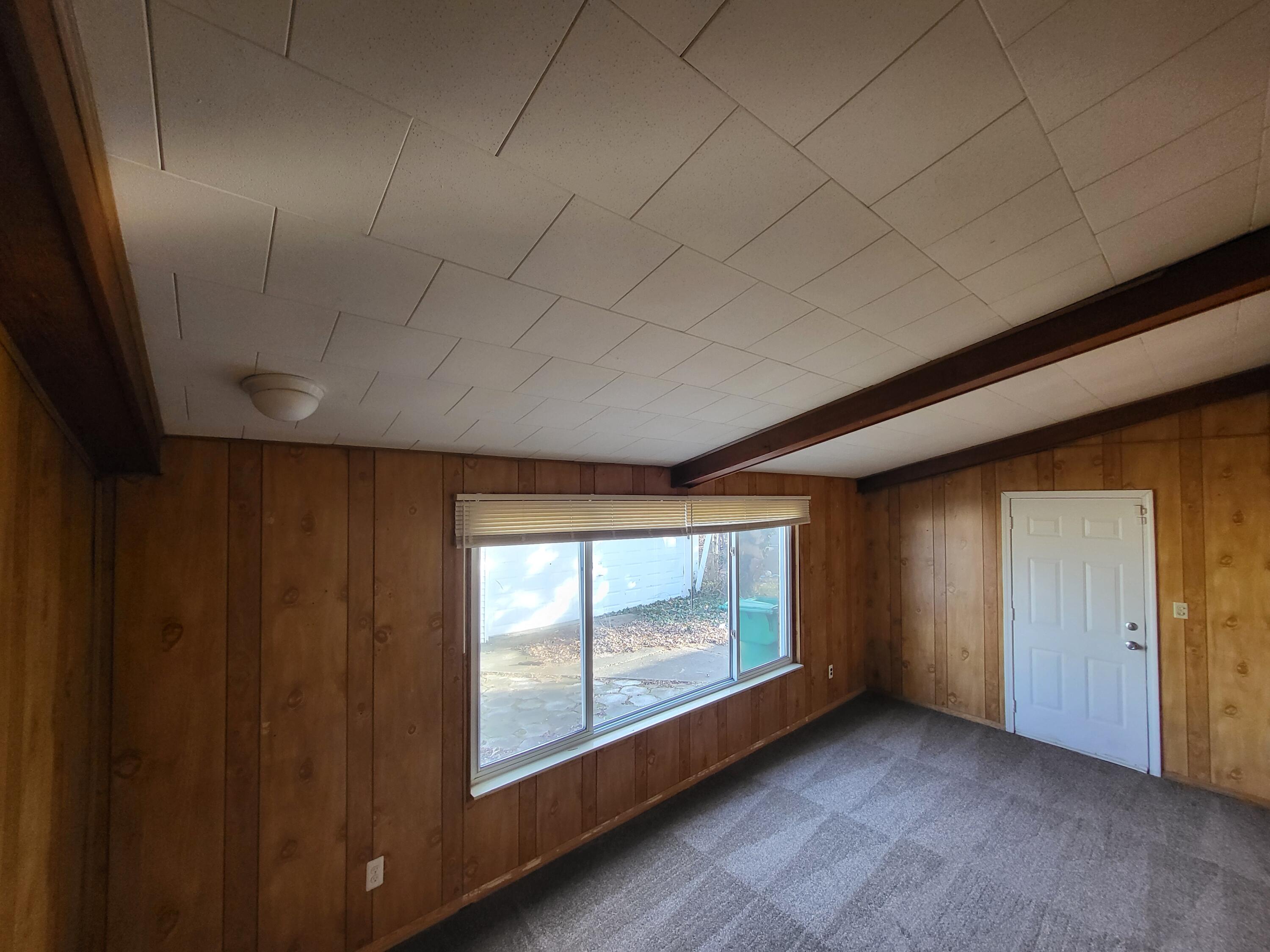 23360 Teppert Avenue Eastpointe, MI 48021 - Photo 9 of 14 20240102_145101
