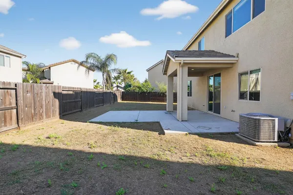 $479,000 | 3077 North Hanalei Avenue, Fresno, CA 93737