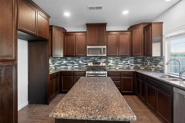 $485,000 | 3077 North Hanalei Avenue, Fresno, CA 93737