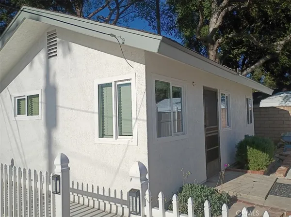 $1,950 | 947 East Cypress Avenue, Glendora, CA 91741