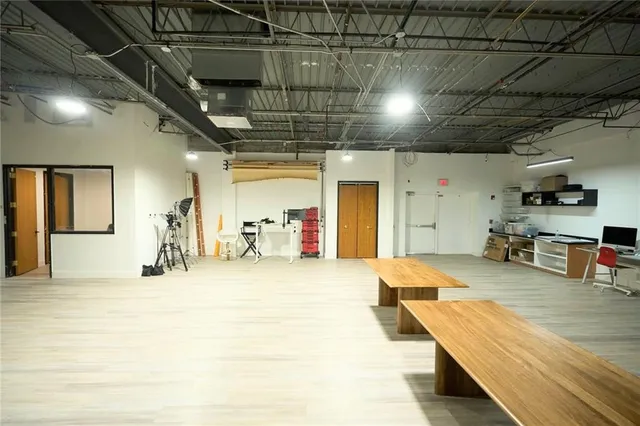 $2,895 | 8215 Roswell Road, Unit 310, Atlanta, GA 30350