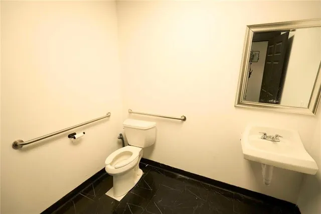 $2,895 | 8215 Roswell Road, Unit 310, Atlanta, GA 30350