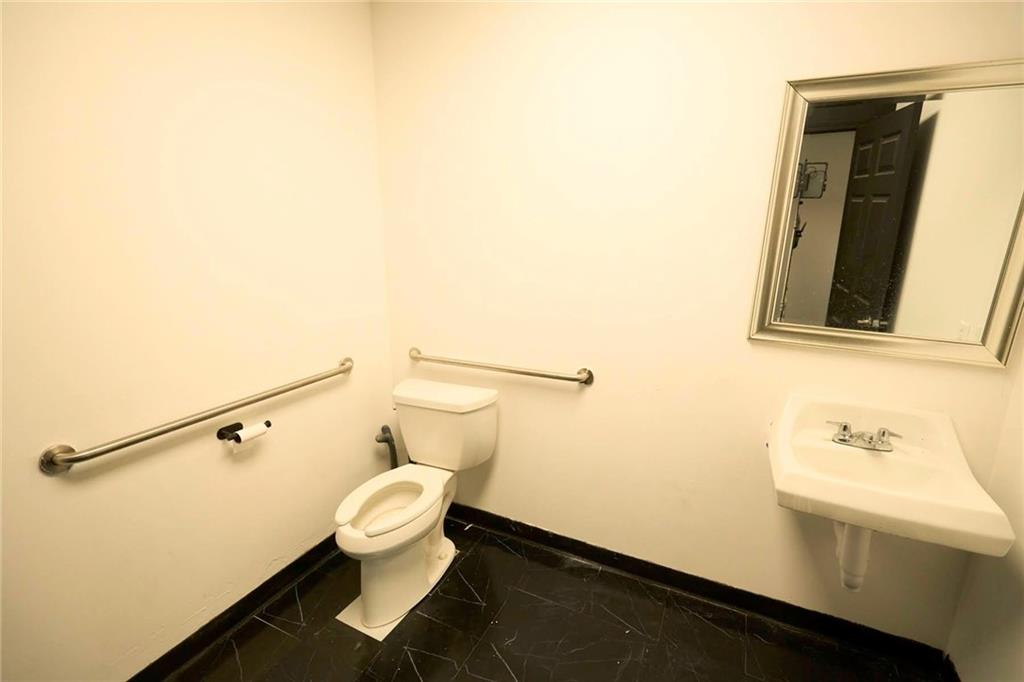 8215 Roswell Road, Unit 310 Atlanta, GA 30350 - Photo 26 of 28