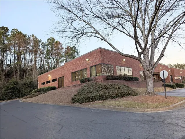 $2,895 | 8215 Roswell Road, Unit 310, Atlanta, GA 30350