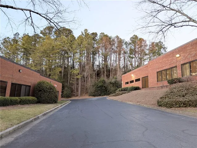$2,895 | 8215 Roswell Road, Unit 310, Atlanta, GA 30350