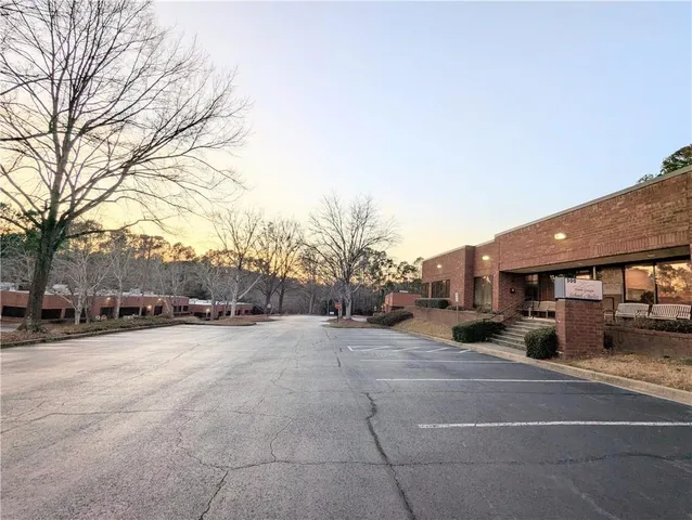 $2,895 | 8215 Roswell Road, Unit 310, Atlanta, GA 30350
