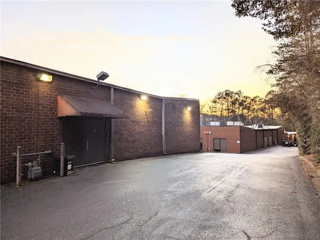 $2,895 | 8215 Roswell Road, Unit 310, Atlanta, GA 30350