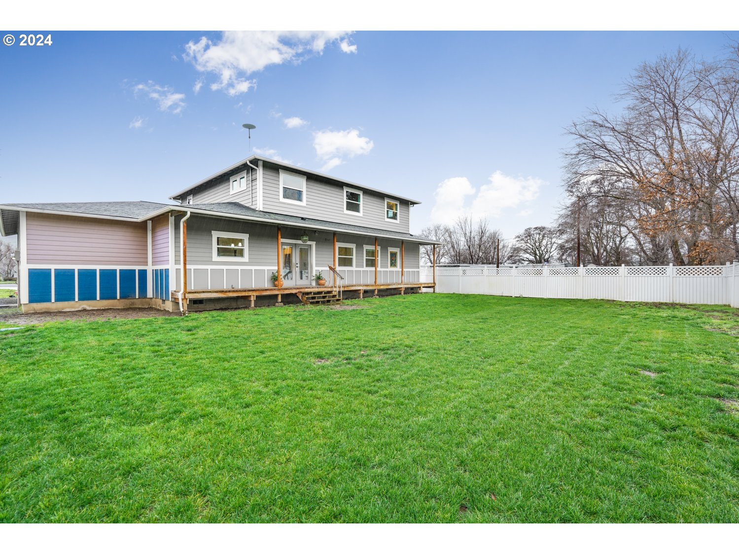 311 Washington Street Lyle, WA 98635 - Photo 28 of 29 a front view of house with yard and green space