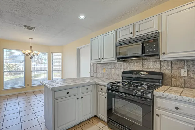 $2,275 | 13410 Lynnville Drive, Houston, TX 77065