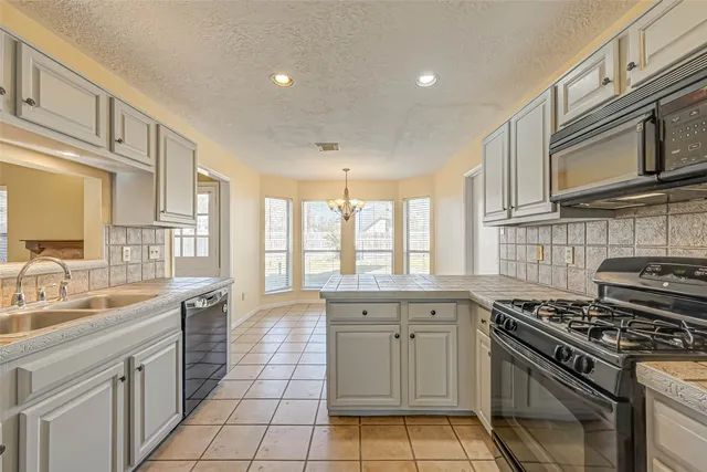 $2,275 | 13410 Lynnville Drive, Houston, TX 77065