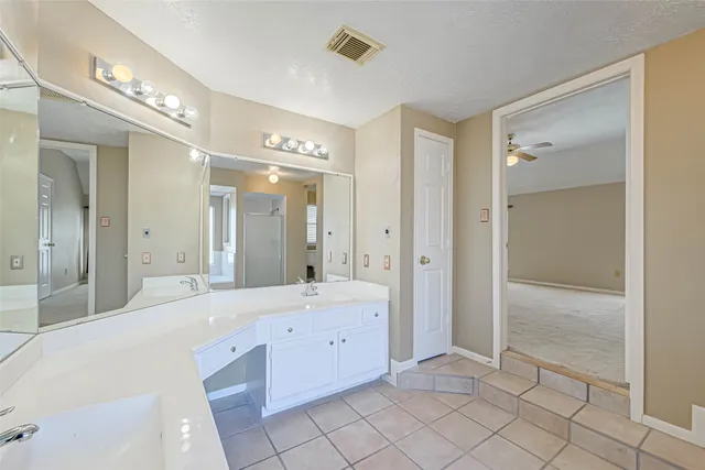 $2,275 | 13410 Lynnville Drive, Houston, TX 77065