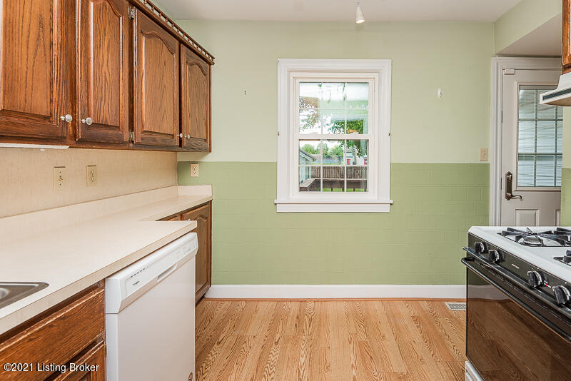 4213 Alton Road Louisville, KY 40207 - Photo 15 of 38 from dining room into kitchen