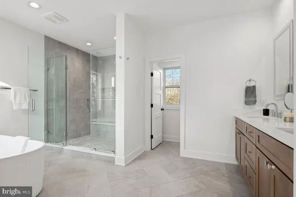 $1,960,000 | 5900 9th Street North, Arlington, VA 22205