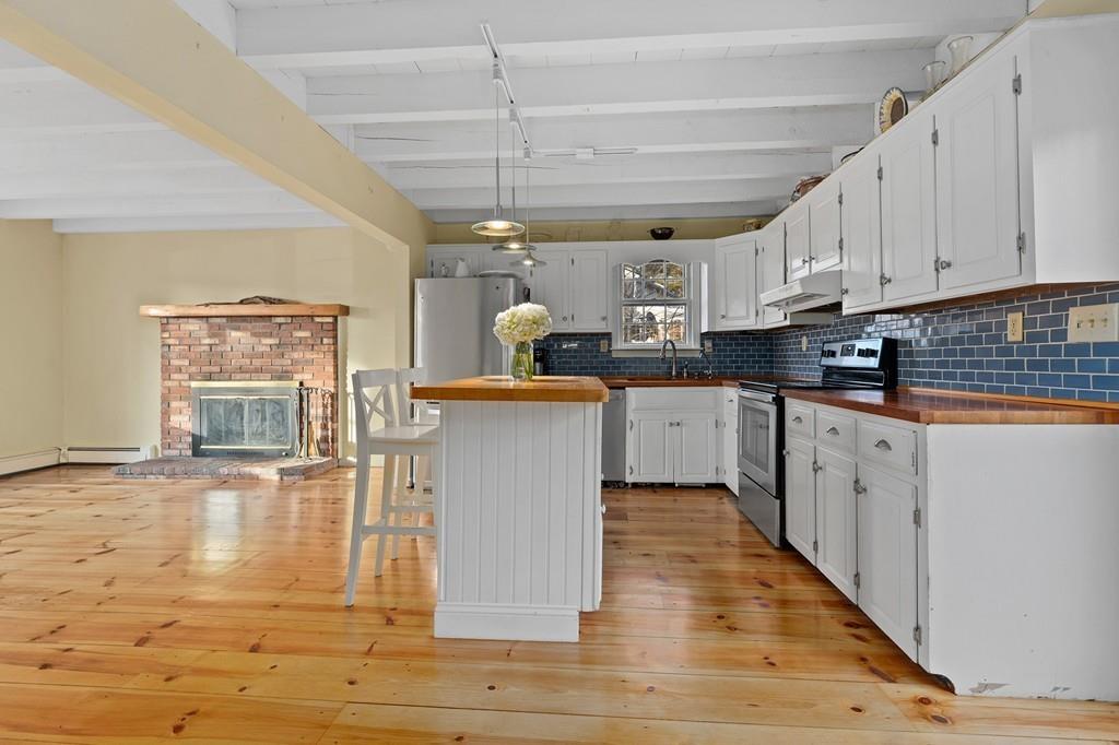 81 Aaron River Road Cohasset, MA 02025 - Photo 6 of 28