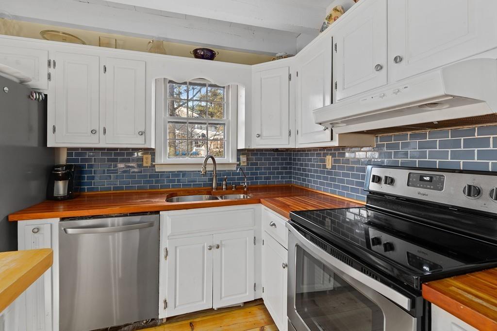 81 Aaron River Road Cohasset, MA 02025 - Photo 7 of 28