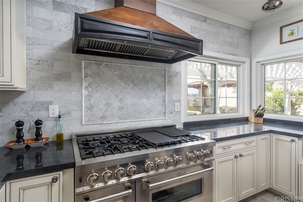 22324 Circle J Ranch Road Saugus, CA 91350 - Photo 11 of 46