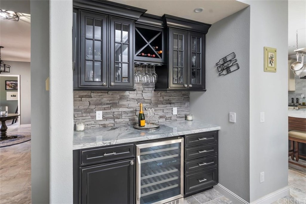 22324 Circle J Ranch Road Saugus, CA 91350 - Photo 16 of 46