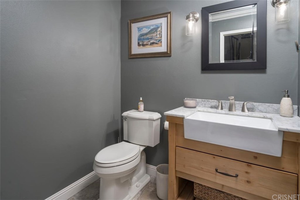 22324 Circle J Ranch Road Saugus, CA 91350 - Photo 17 of 46