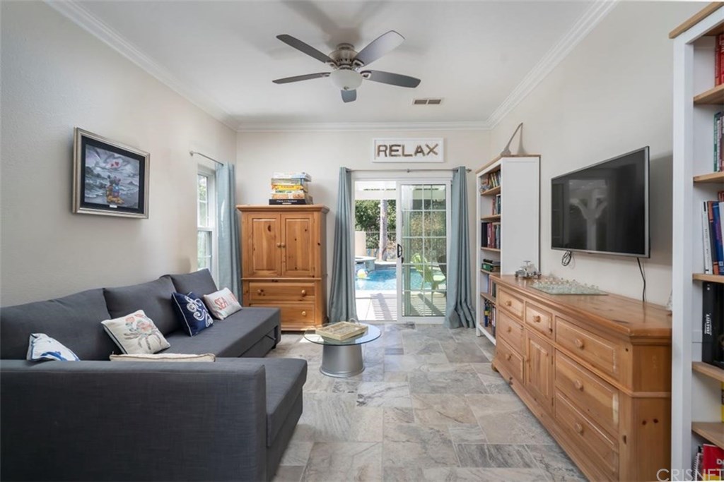 22324 Circle J Ranch Road Saugus, CA 91350 - Photo 20 of 46