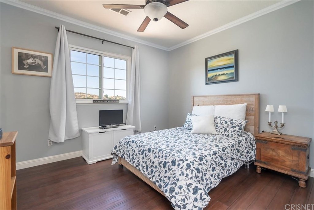 22324 Circle J Ranch Road Saugus, CA 91350 - Photo 34 of 46