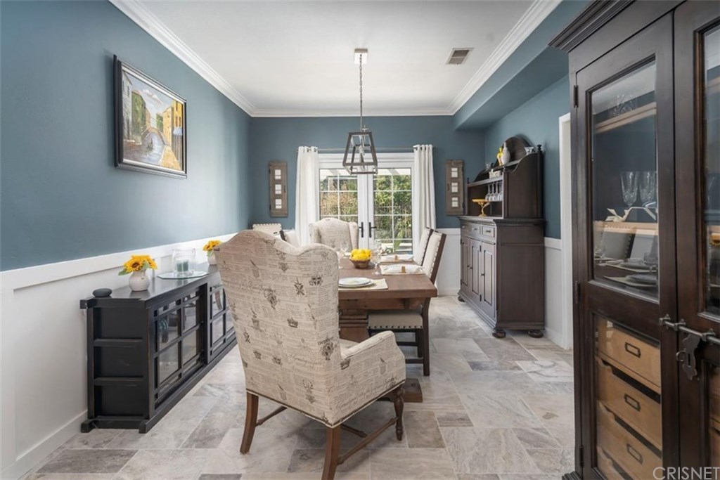 22324 Circle J Ranch Road Saugus, CA 91350 - Photo 8 of 46