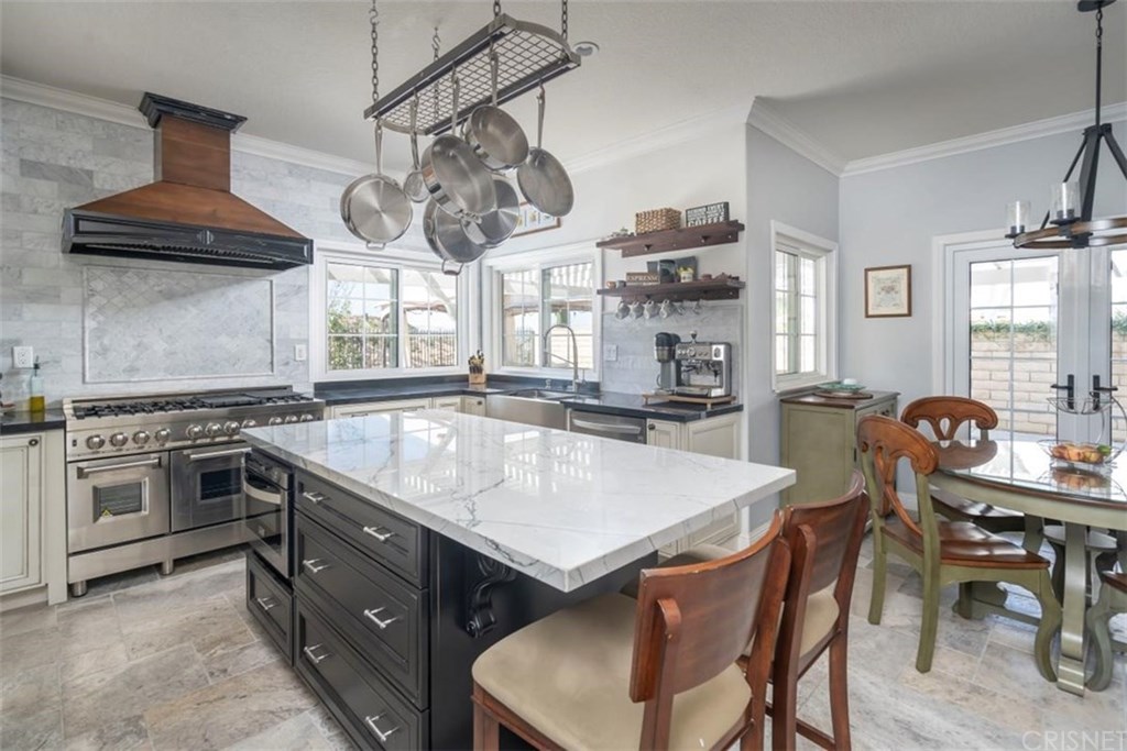 22324 Circle J Ranch Road Saugus, CA 91350 - Photo 9 of 46