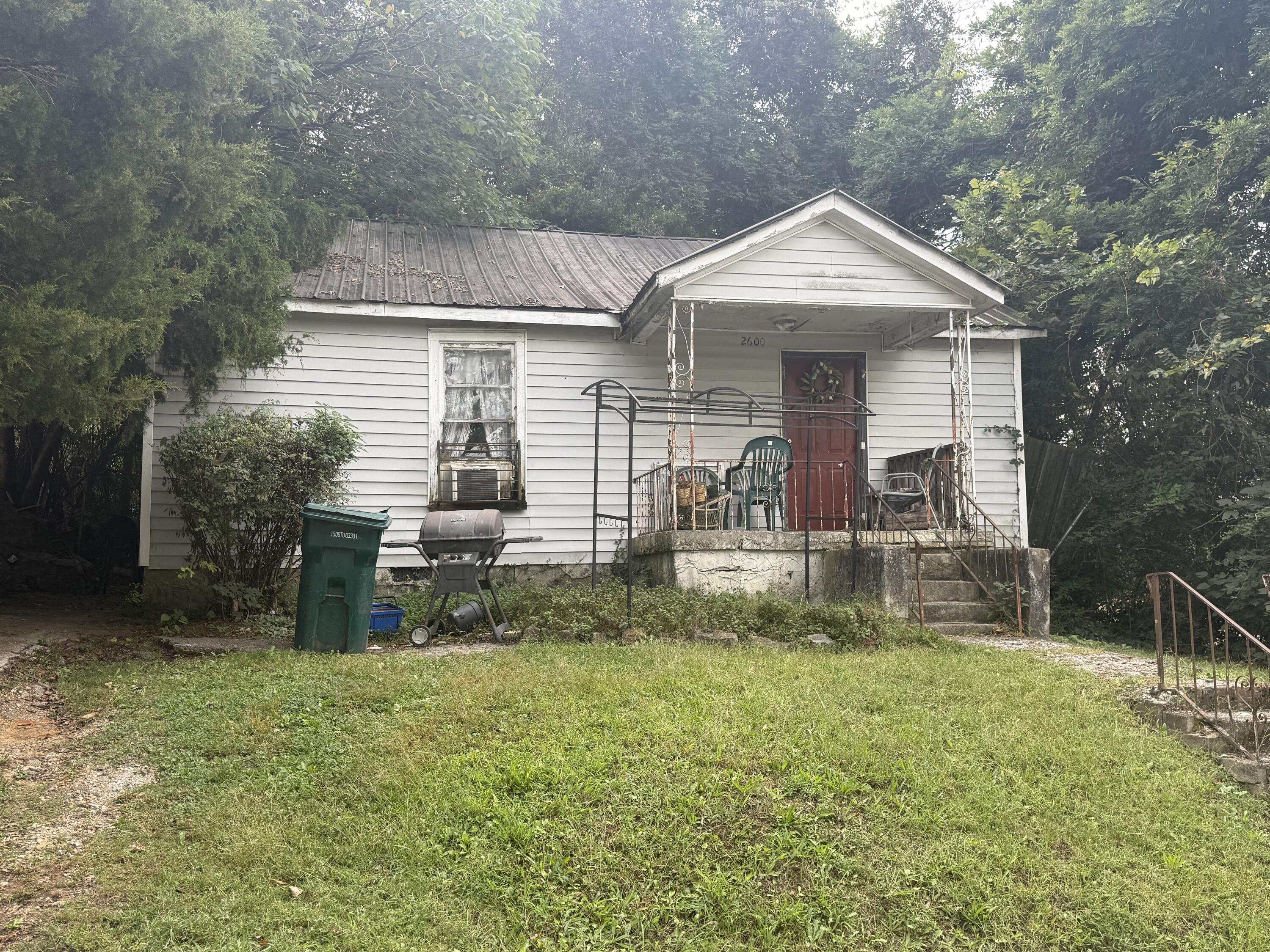 2709 Glass Street Chattanooga, TN 37406 - Photo 4 of 7 IMG_5559