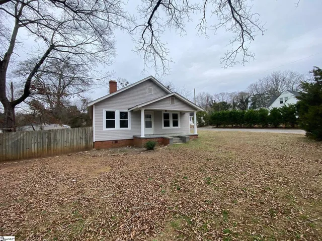 $199,900 | 719 Chestnut Street, Laurens, SC 29360