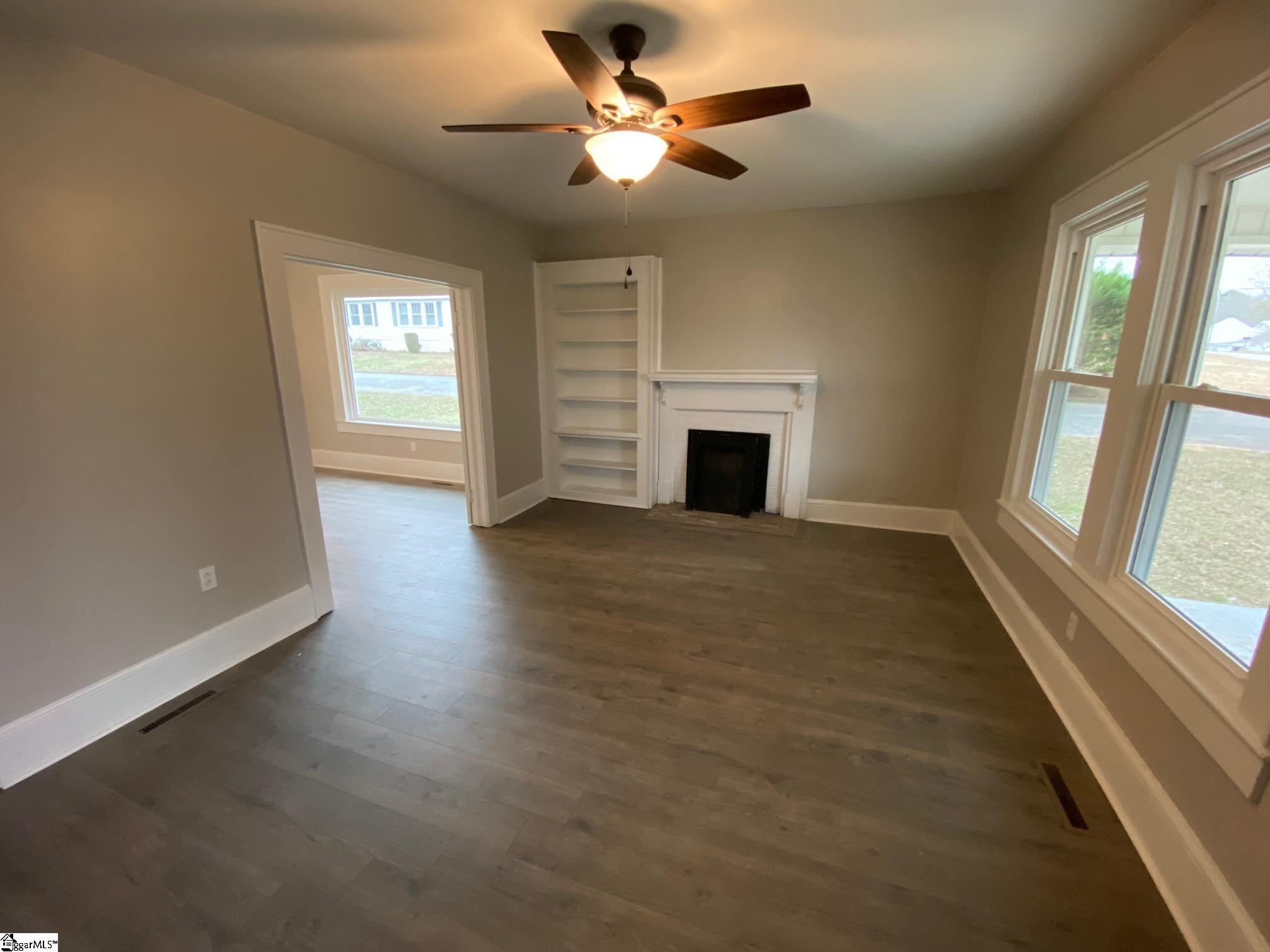 719 Chestnut Street Laurens, SC 29360 - Photo 4 of 17