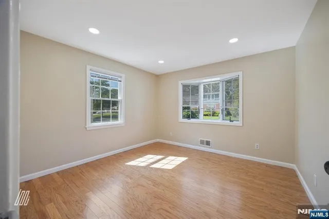 $4,250 | 19-23 Prospect Avenue, Fair Lawn, NJ 07410