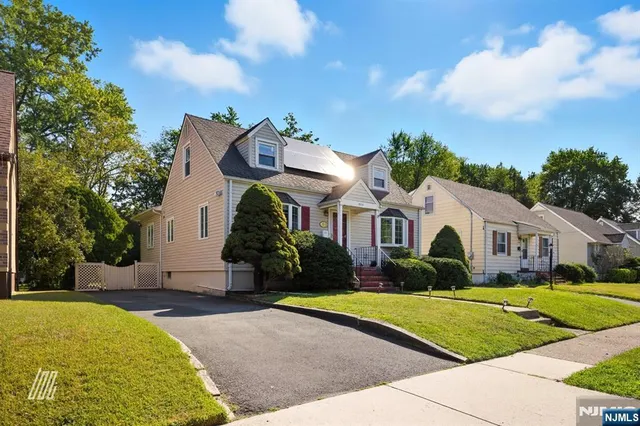 $4,250 | 19-23 Prospect Avenue, Fair Lawn, NJ 07410