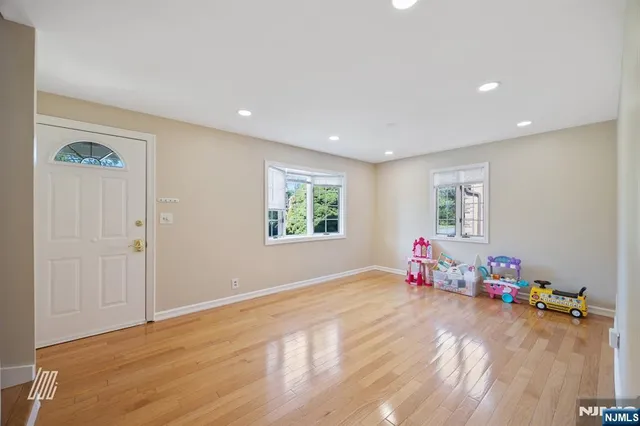 $4,250 | 19-23 Prospect Avenue, Fair Lawn, NJ 07410