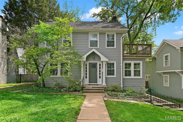 $440,000 | 324 Stark Court, Webster Groves, MO 63119