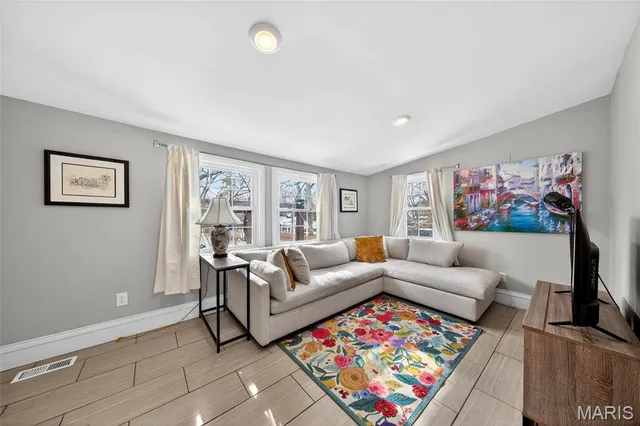 $489,000 | 324 Stark Court, Webster Groves, MO 63119