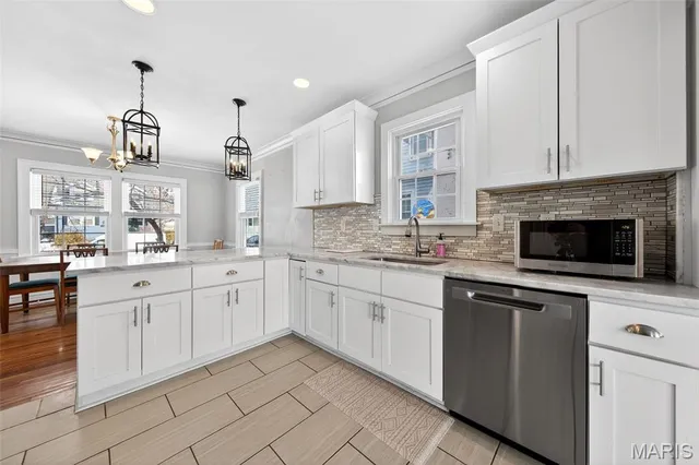 $489,000 | 324 Stark Court, Webster Groves, MO 63119