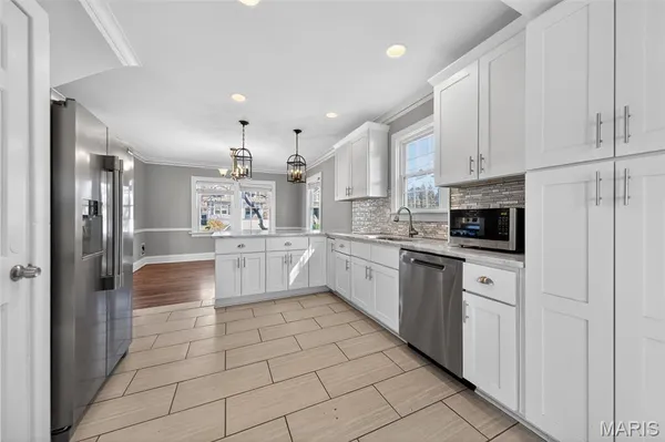 $450,000 | 324 Stark Court, Webster Groves, MO 63119