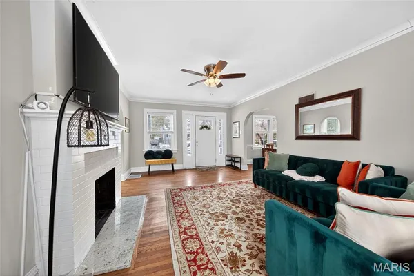 $450,000 | 324 Stark Court, Webster Groves, MO 63119