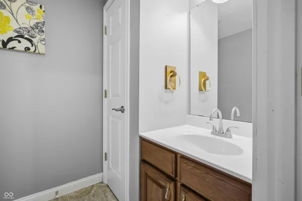 $750,000 | 6031 Turtle Bay Parkway, Columbus, IN 47201