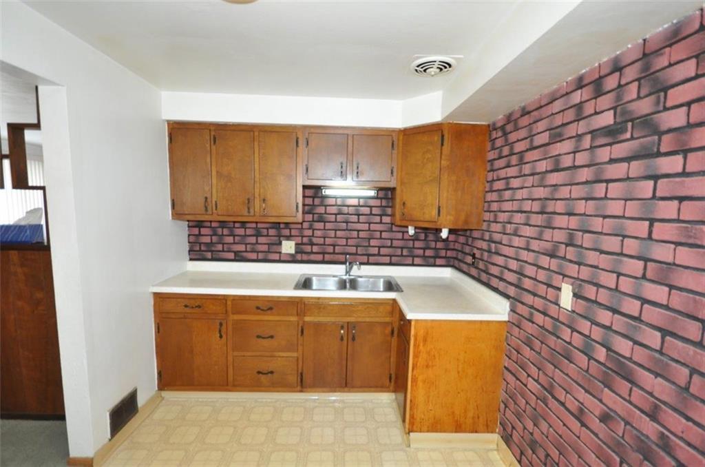874 Middle Road Pittsburgh, PA 15234 - Photo 9 of 14 Gallery Image 9