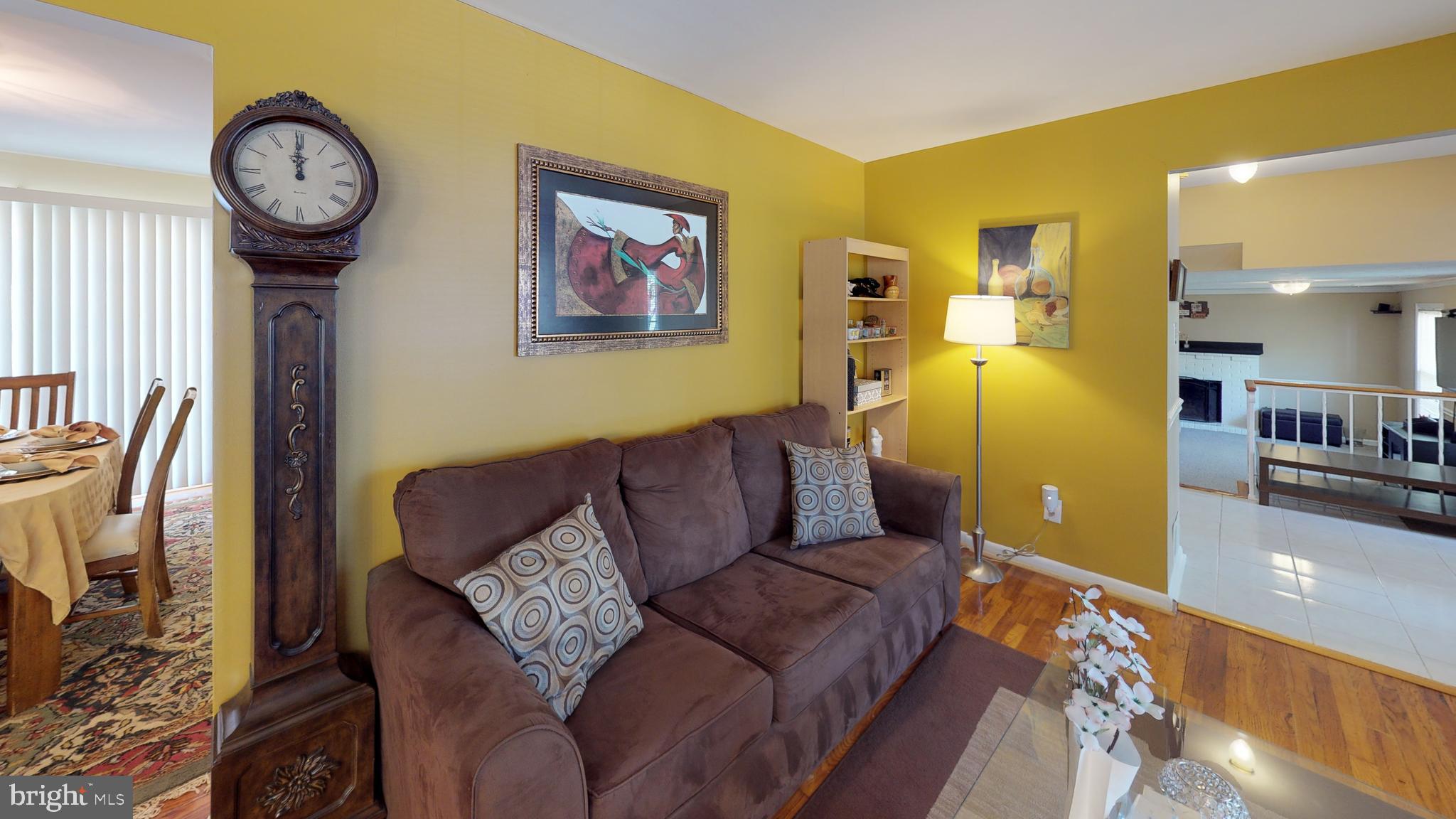 6208 Summerhill Road Temple Hills, MD 20748 - Photo 14 of 34 Living Room