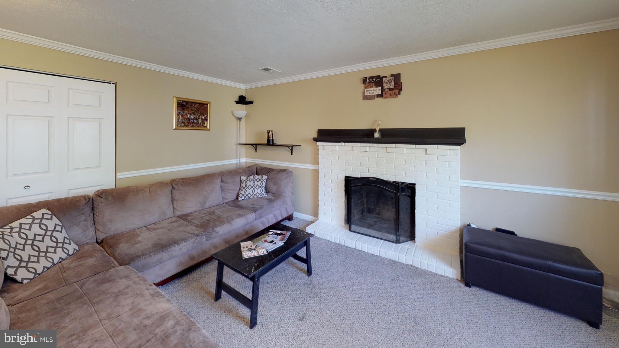 6208 Summerhill Road Temple Hills, MD 20748 - Photo 5 of 34 Family Room