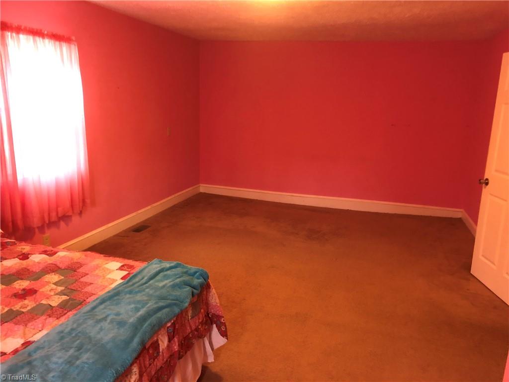 292 Quaker Road Mount Airy, NC 27030 - Photo 16 of 24 Gallery Image 16