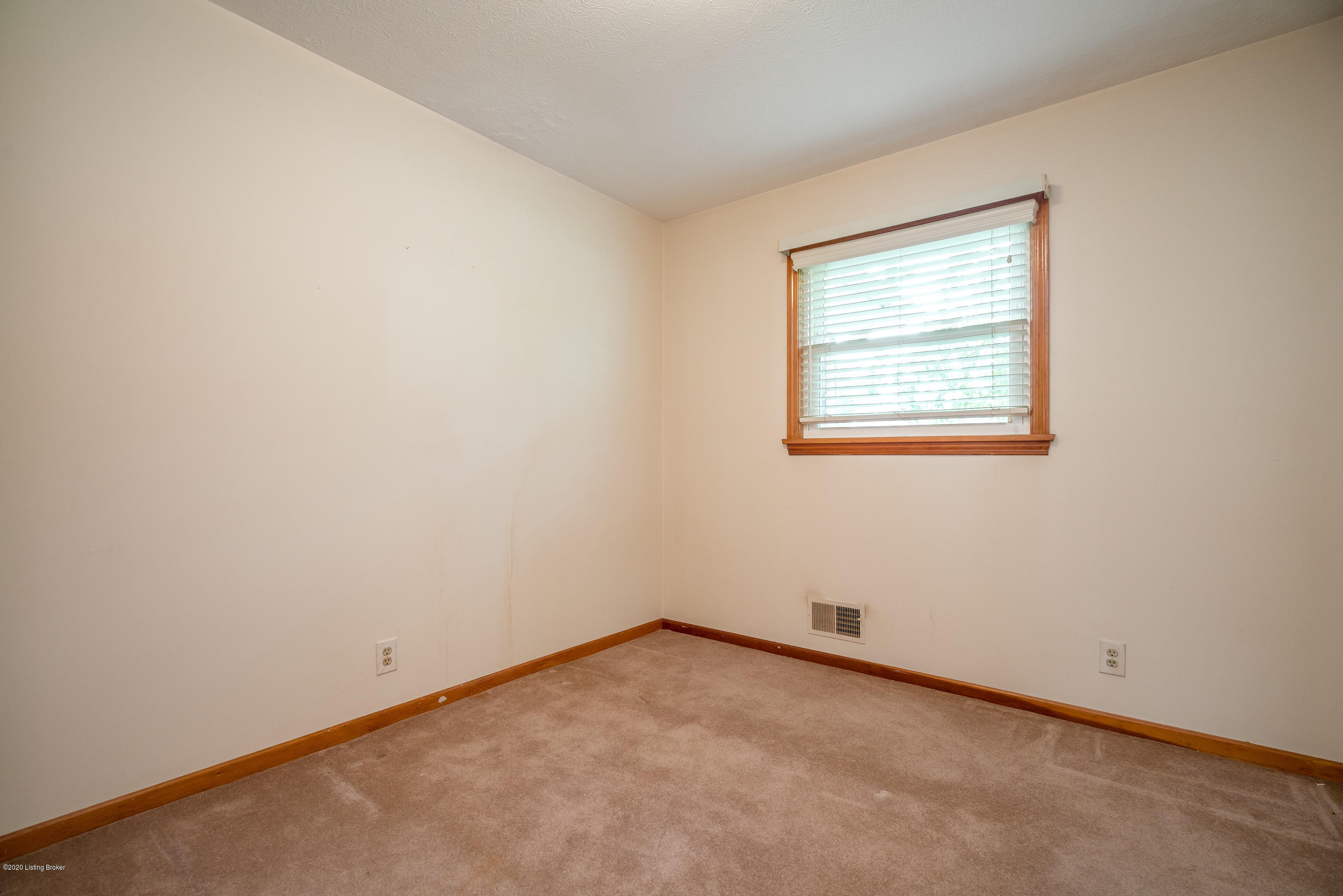 1035 Franelm Road Louisville, KY 40214 - Photo 24 of 41 1035 Franelm Road-31