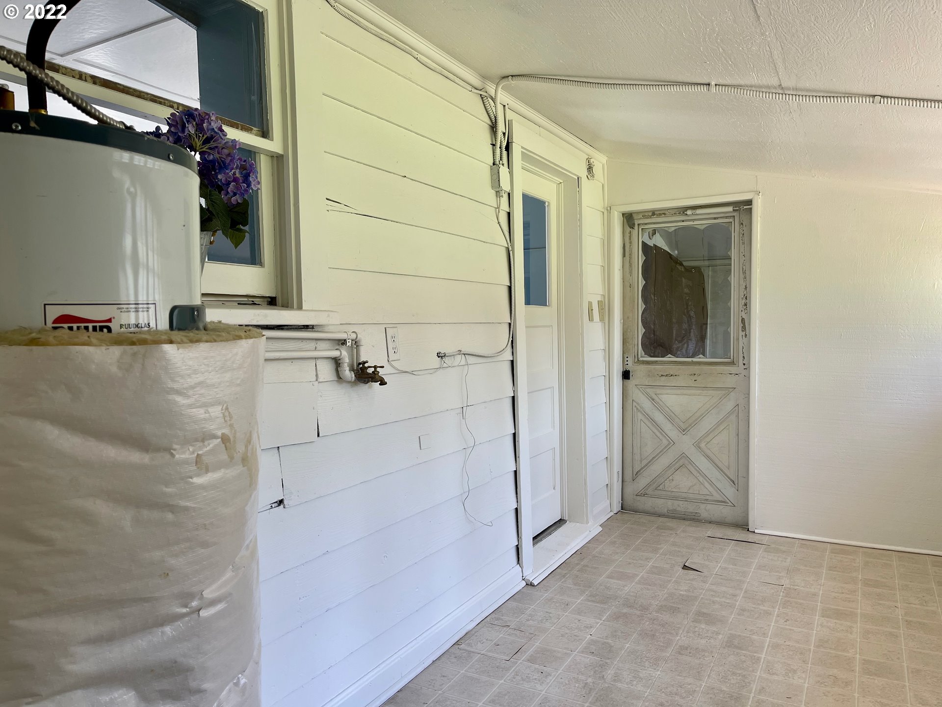 1147 F Street Springfield, OR 97477 - Photo 24 of 32 front view of a bathroom